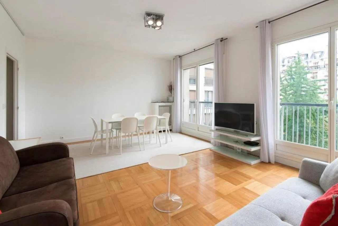 Avenue Montaigne Paris Bienvenue Appartement 0*,  Frankrijk