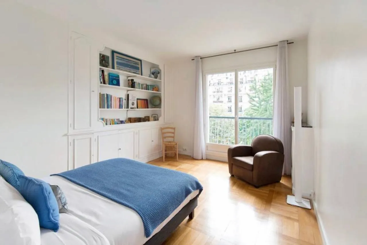 Апартаменты Avenue Montaigne Paris Bienvenue Франция