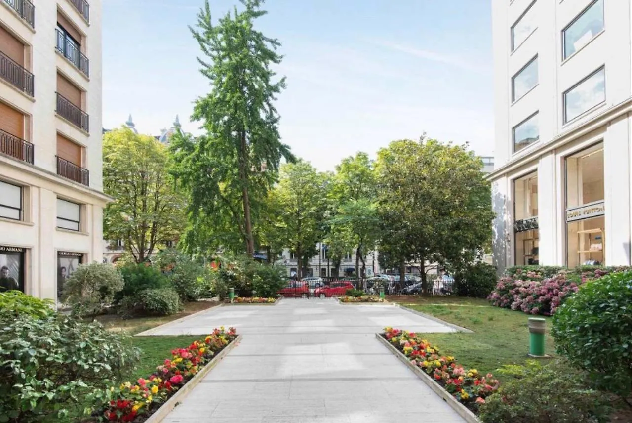 Апартаменты Avenue Montaigne Paris Bienvenue